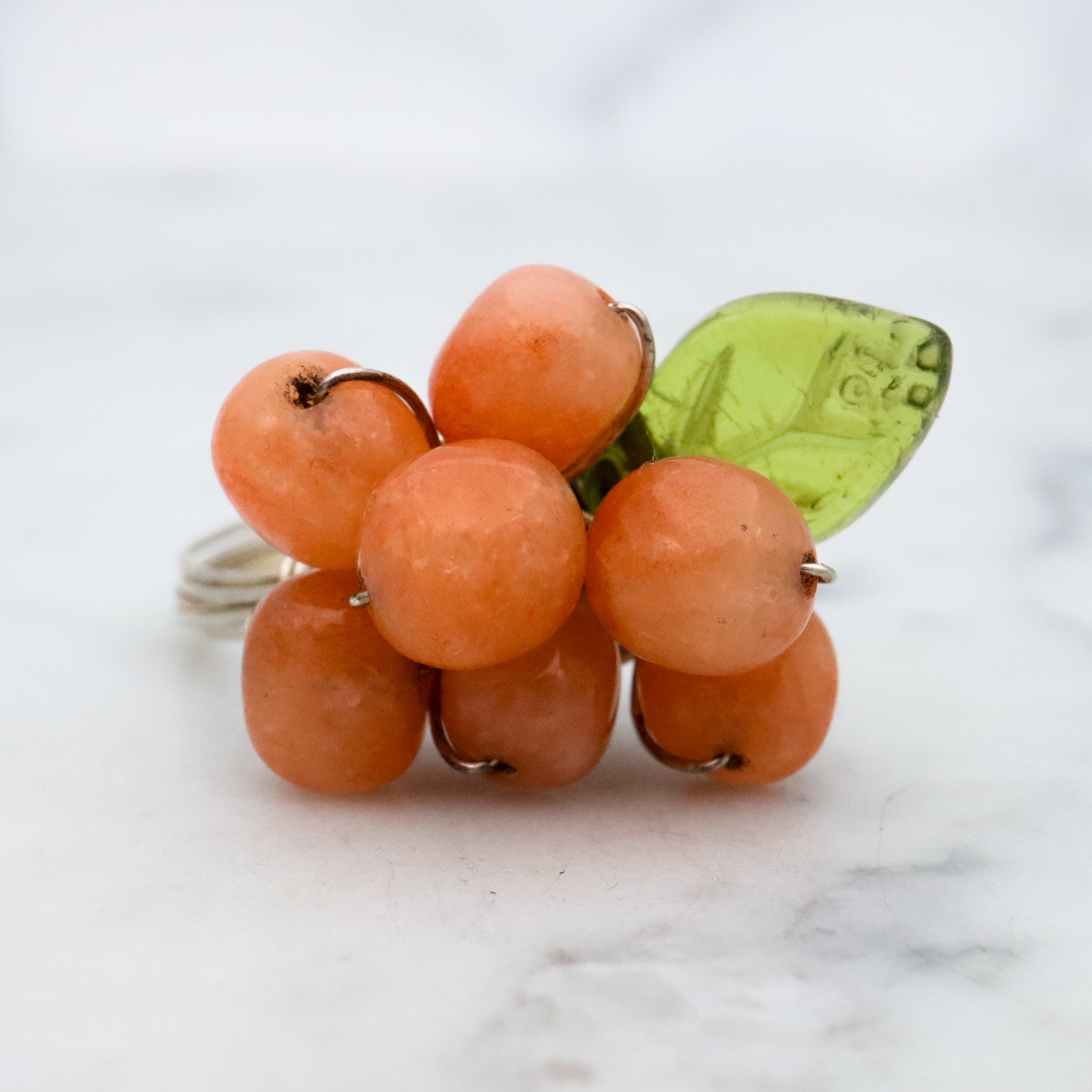 Vintage peach aventurine grape bunch ring w/wrapped sterling wire, size 6